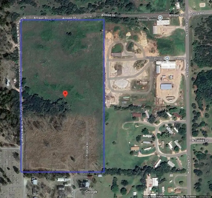 700 N Michigan St, Winfield, KS 67156 - #2