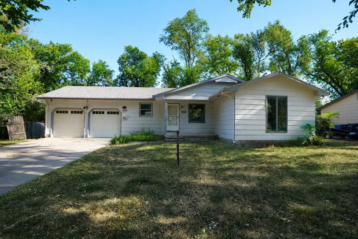 512 SW 11th, Newton, KS 67114 - #1