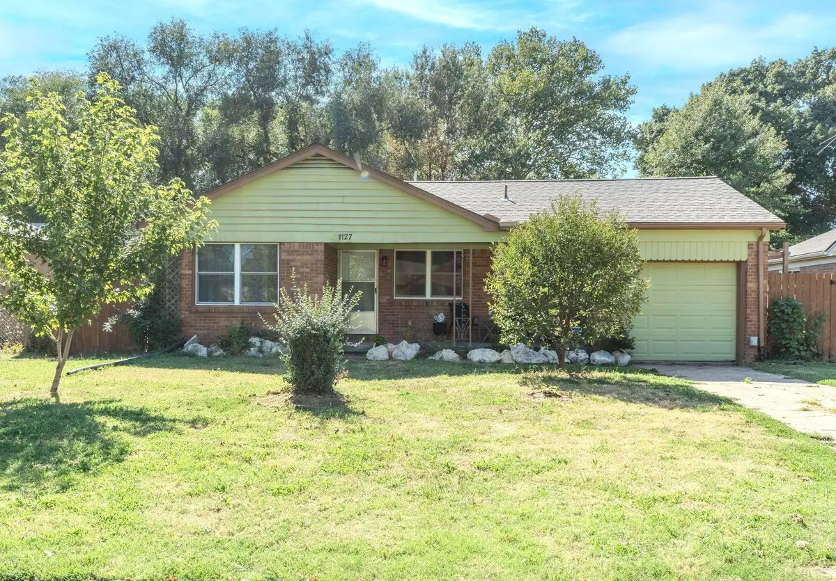 1127 N Derby Ave, Derby, KS 67037 - #1