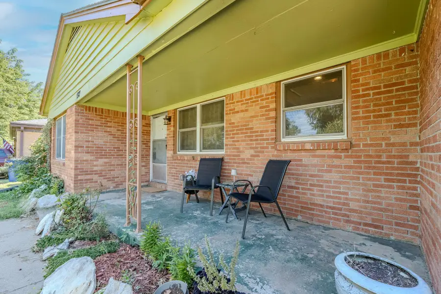 1127 N Derby Ave, Derby, KS 67037 - #2