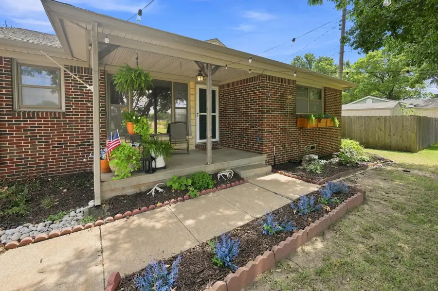 716 N Westview, Derby, KS 67037 - #3