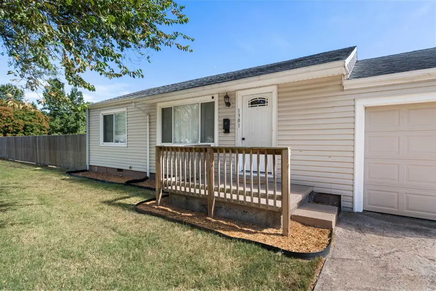 1301 W 35th St S, Wichita, KS 67217 - #2