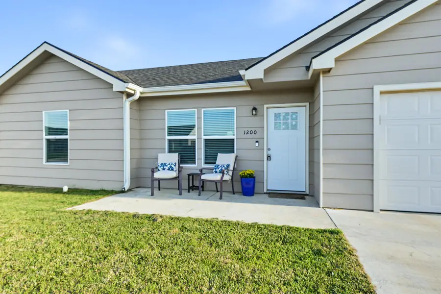 1200 Nautical Dr, Salina, KS 67401 - #2