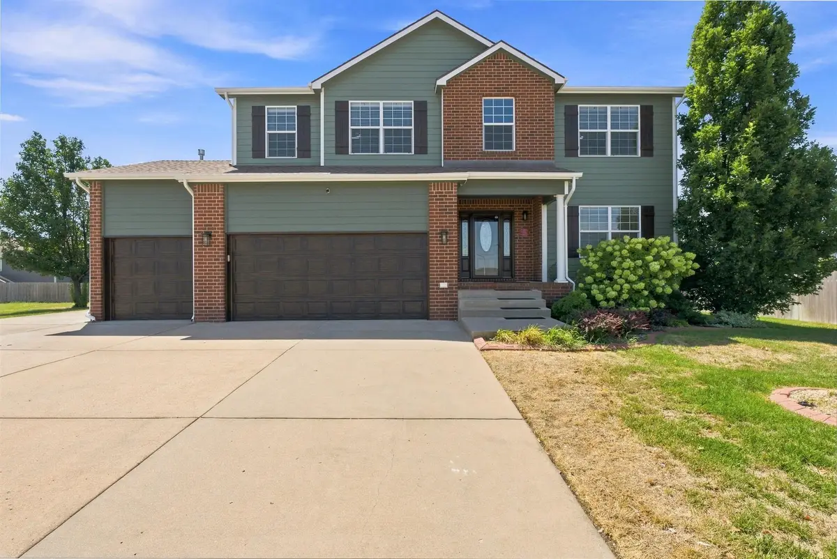 3006 N Rough Creek Cir, Derby, KS 67037 - #1