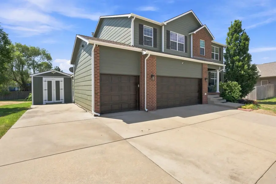 3006 N Rough Creek Cir, Derby, KS 67037 - #2
