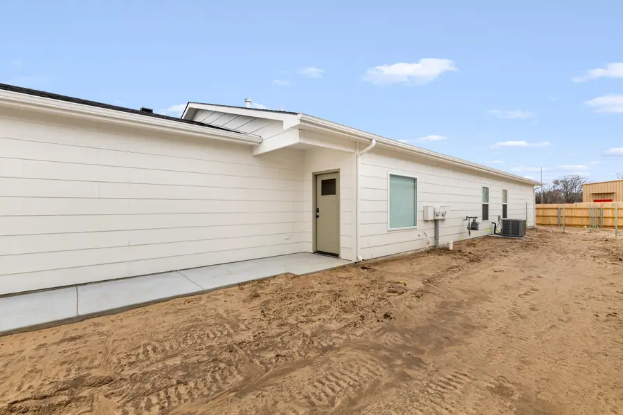 2355 W Macarthur Ct, Wichita, KS 67217 - #3