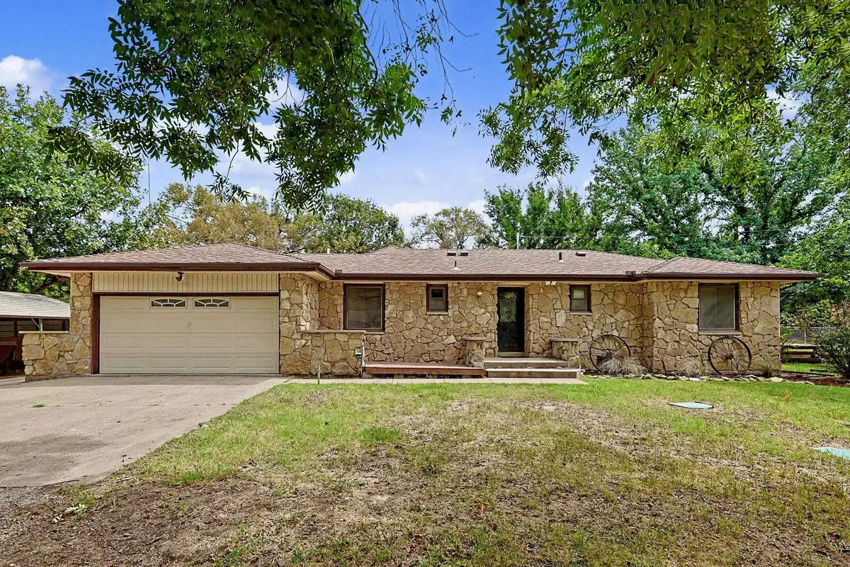 1404 N Greenwich Rd, Mulvane, KS 67110 - #1