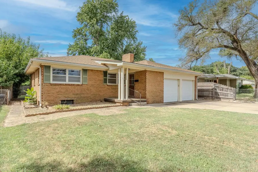 917 W Grand, Haysville, KS 67060 - #2