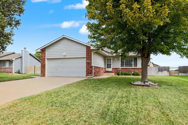 1914 Summerwood St, Goddard, KS 67052