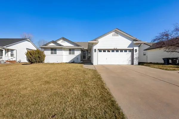 816 Country Ln., Newton, KS 67114