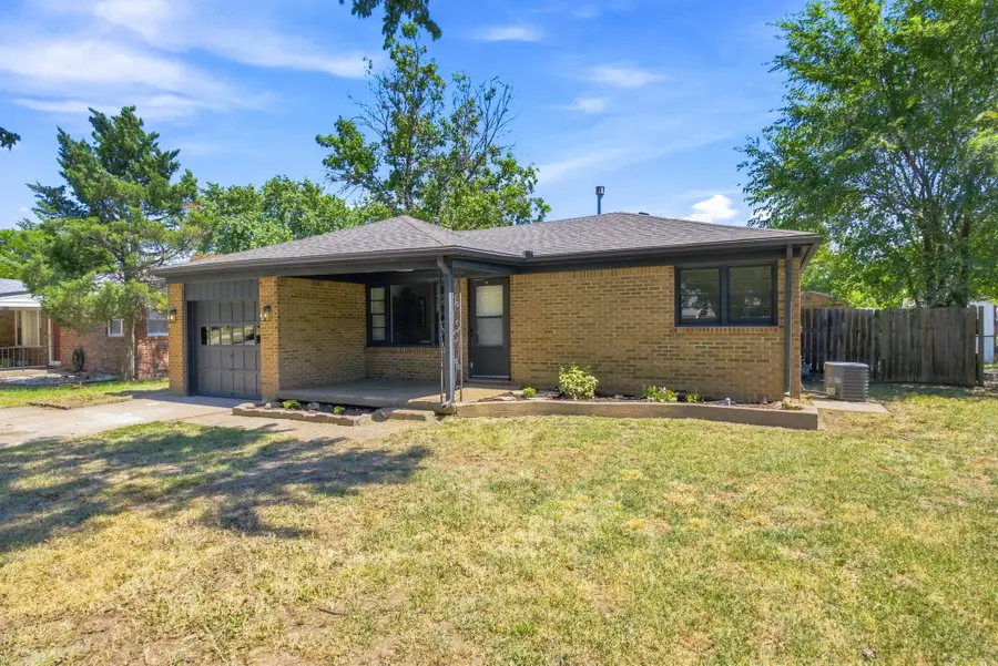 2902 S Washington Ave, Wichita, KS 67216 - #2