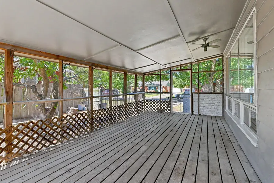 902 S Royal Rd, Wichita, KS 67207 - #2
