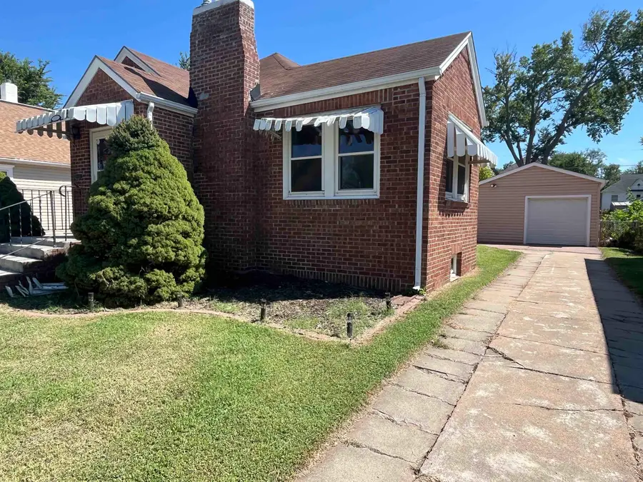 116 E Minneapolis Avenue, Salina, KS 67401 - #2