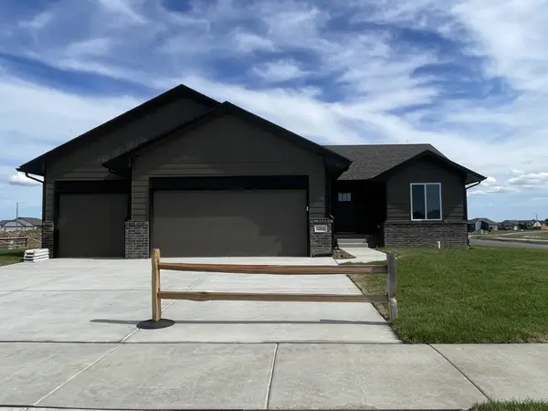 2231 E Arrowhead St, Andover, KS 67002