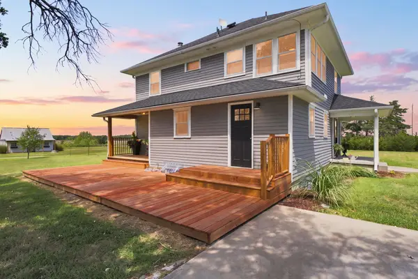 1581 Cheyenne Rd, Moundridge, KS 67107