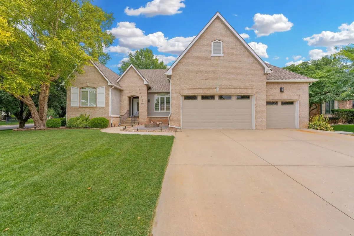 1272 N Hickory Creek Ct, Wichita, KS 67235 - #1