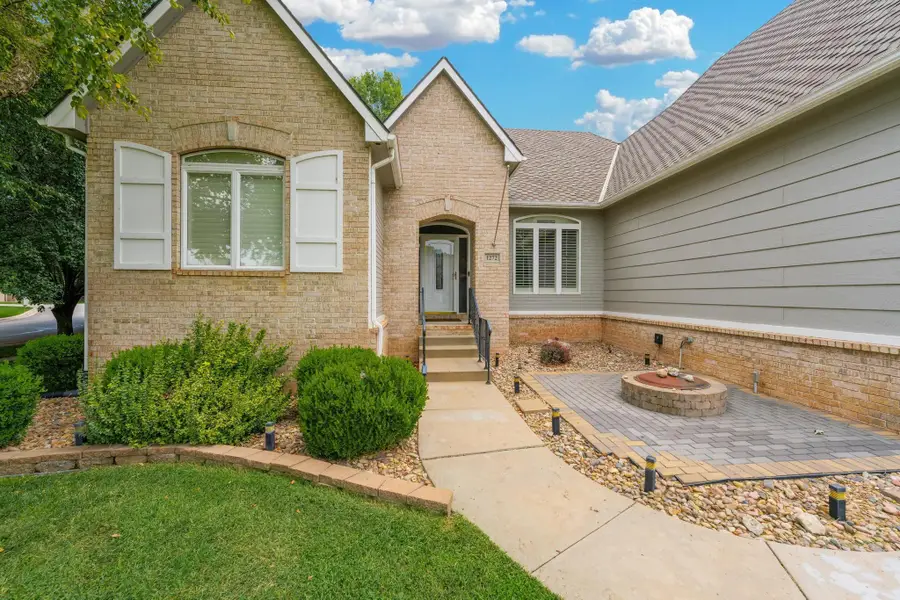 1272 N Hickory Creek Ct, Wichita, KS 67235 - #3