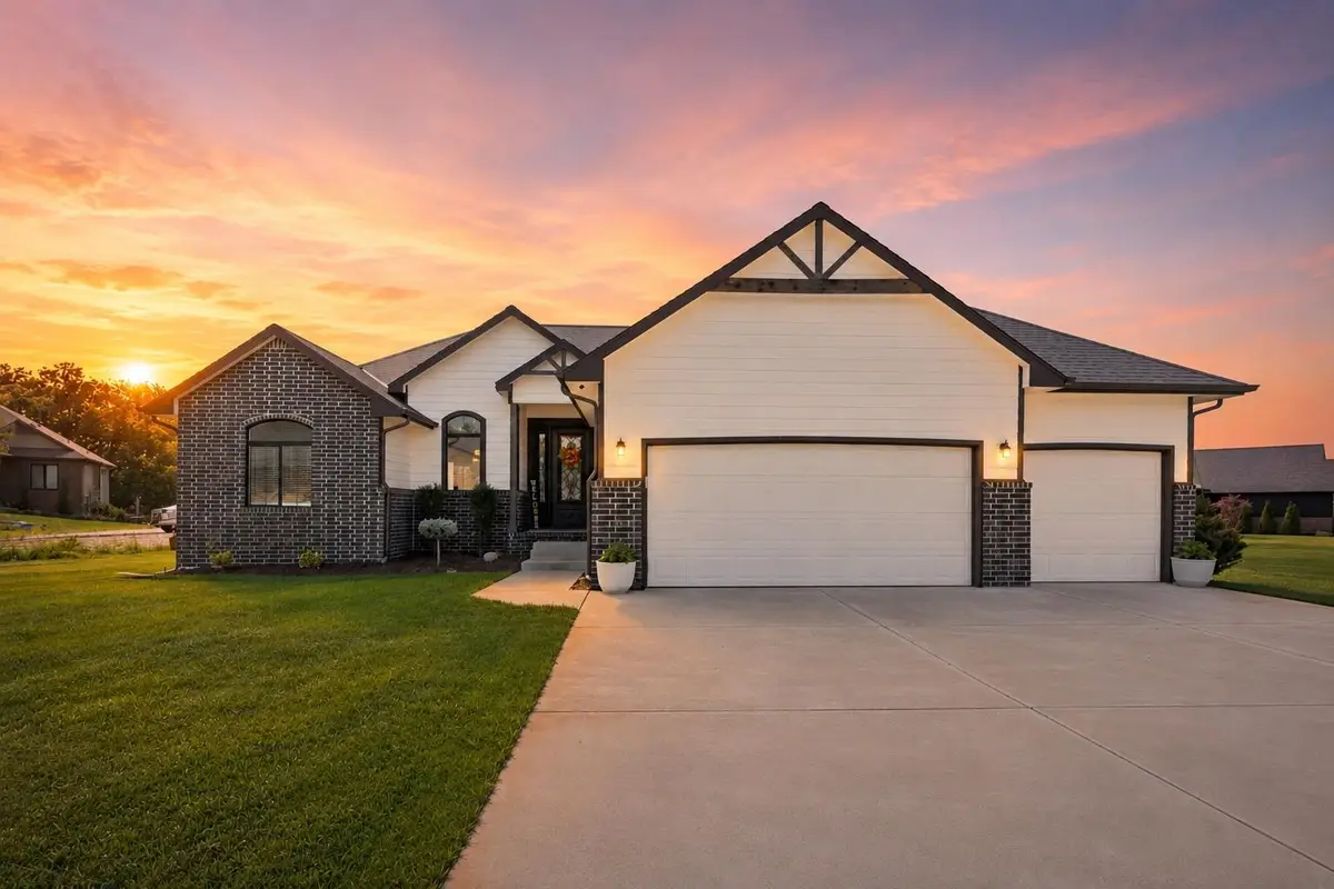 518 N Backwoods Ct, Valley Center, KS 67147 - #1