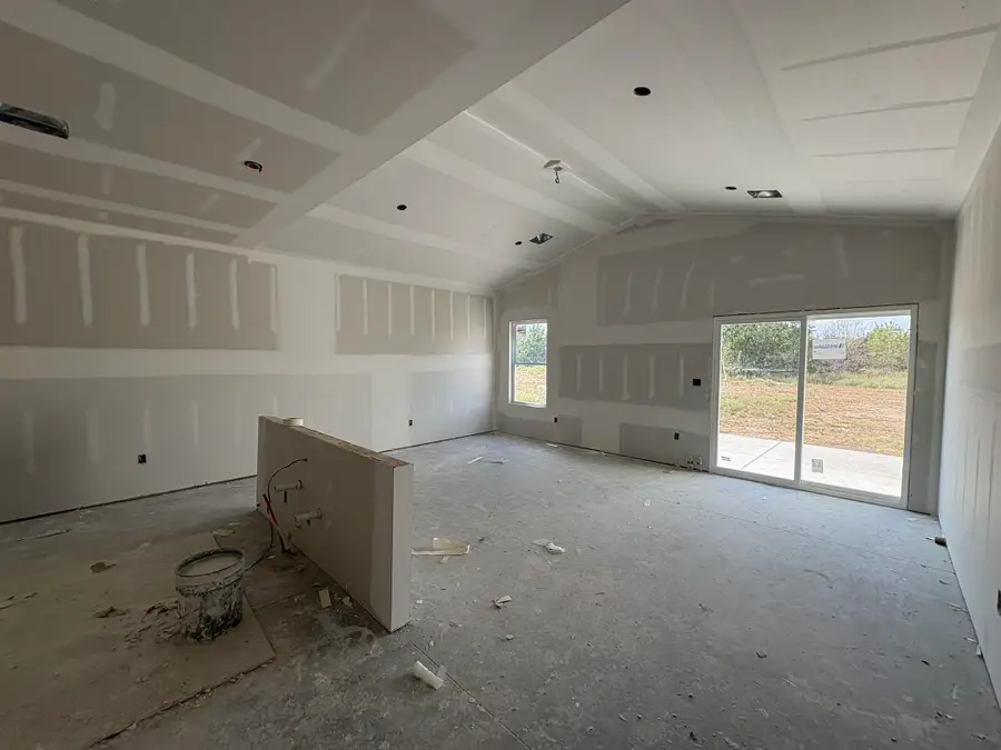 5717 Plumthicket St, Bel Aire, KS 67226 - #3