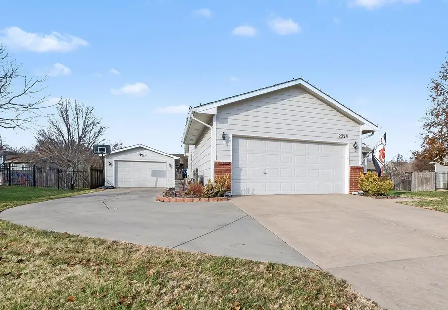 2325 S Leecrest St, Wichita, KS 67209-3047 - #3