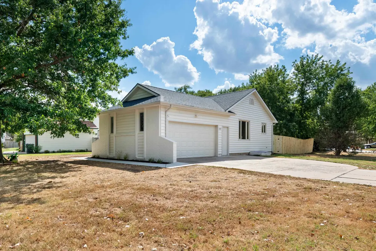 323 N Covington St, Wichita, KS 67212 - #1