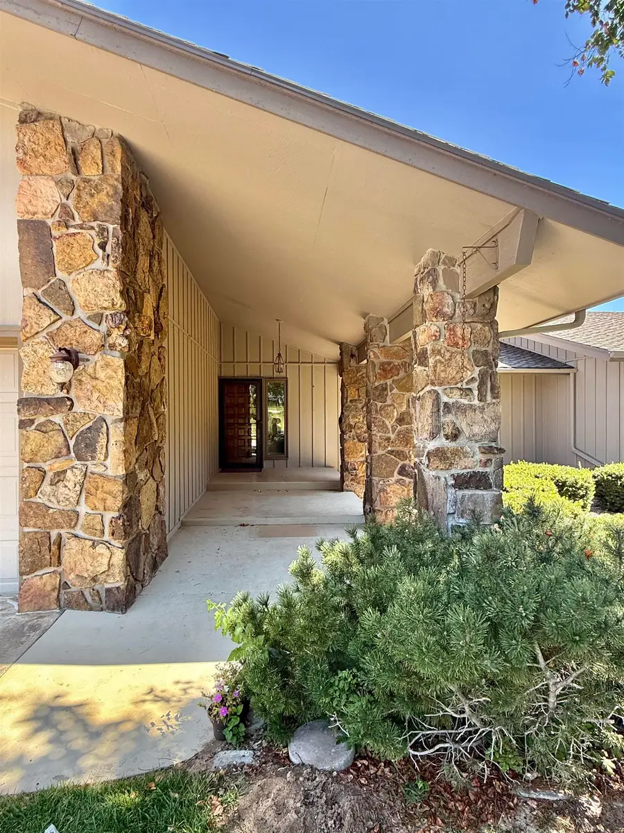 1634 Kensington Blvd, Garden City, KS 67846-8373 - #2