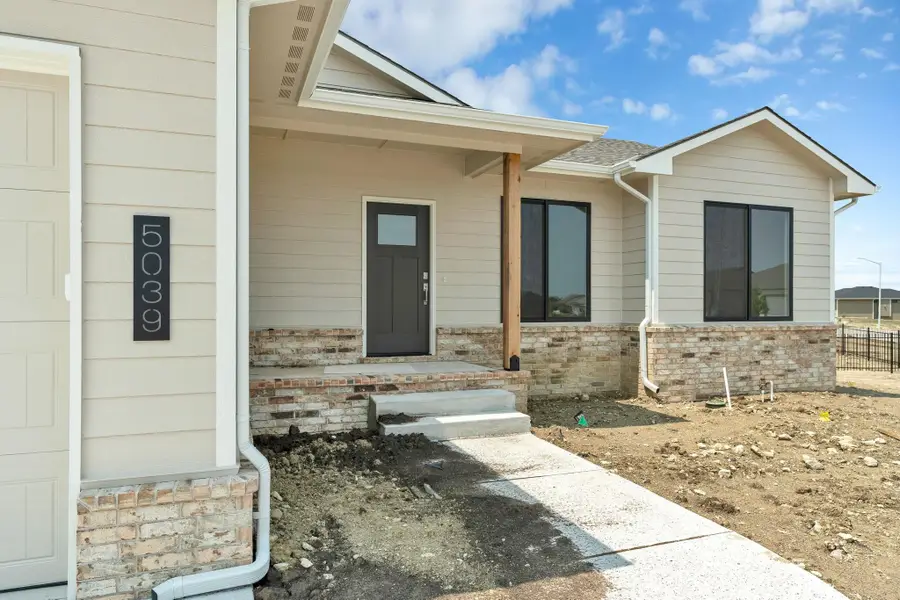 5039 N Highland St, Bel Aire, KS 67220 - #2