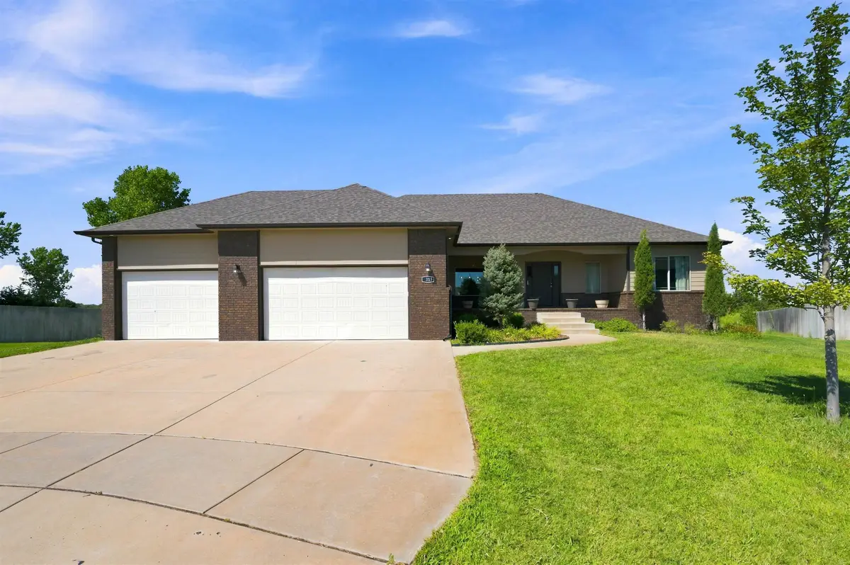 3315 S Bluelake Ct, Wichita, KS 67215 - #1
