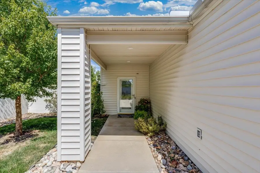 842 N Glenmoor St, Wichita, KS 67206 - #3