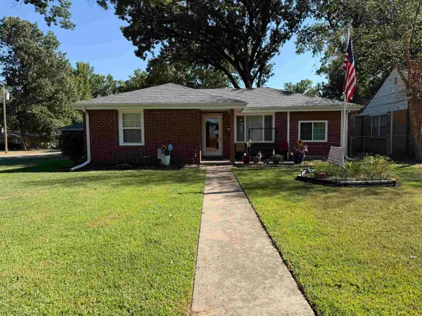 1221 Ann, Winfield, KS 67156