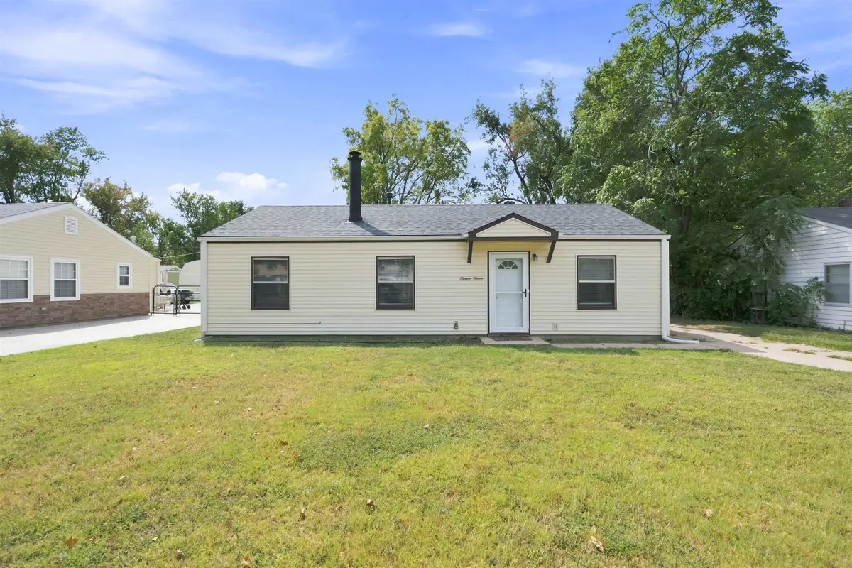 1415 E Evanston St, Park City, KS 67219-1330 - #1