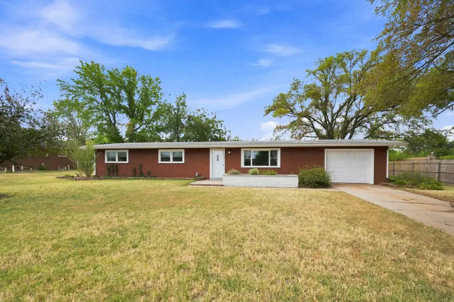 215 W Mary Ave, Garden Plain, KS 67050 - #3