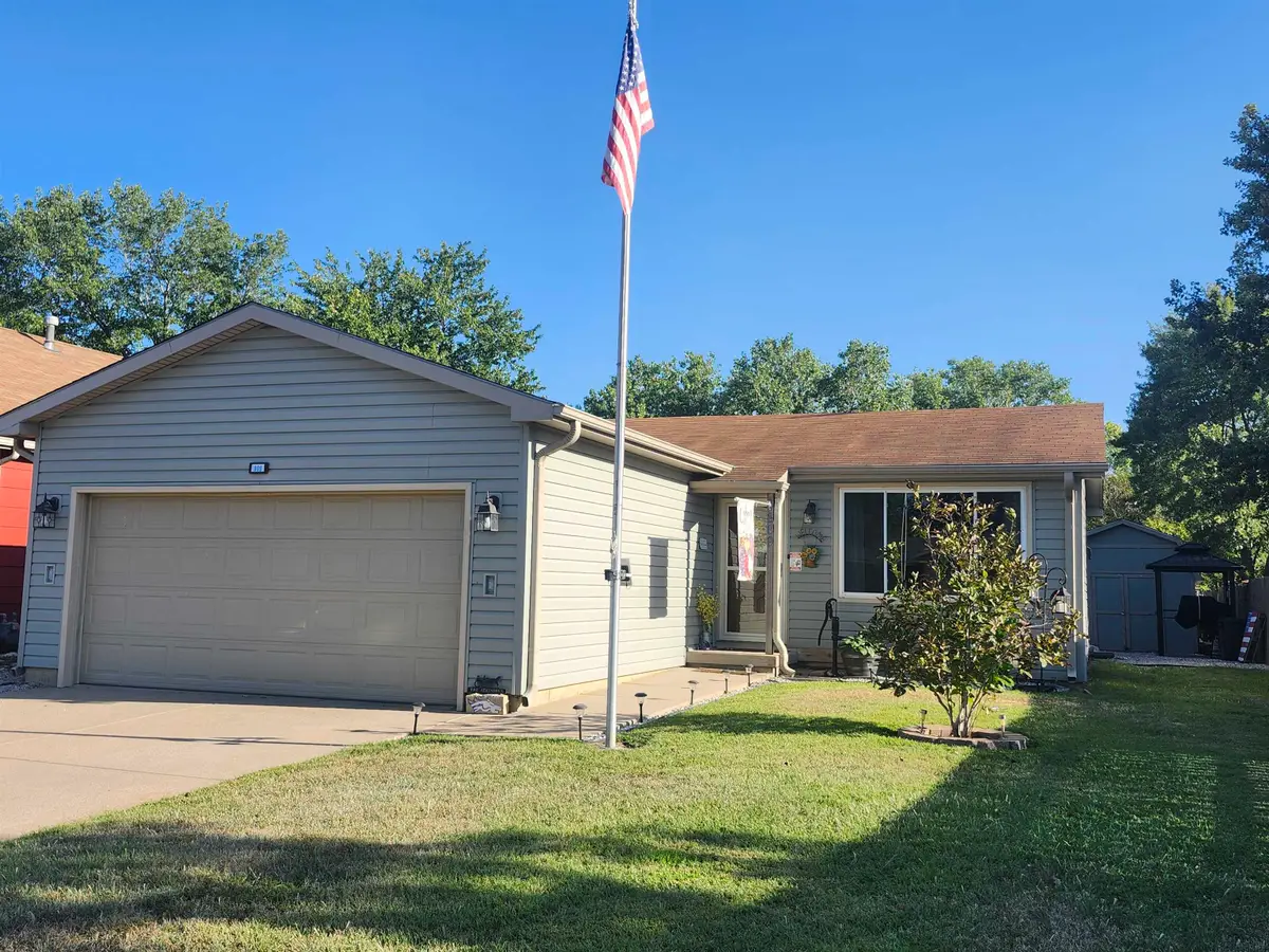 909 E 52nd St S, Wichita, KS 67216 - #1