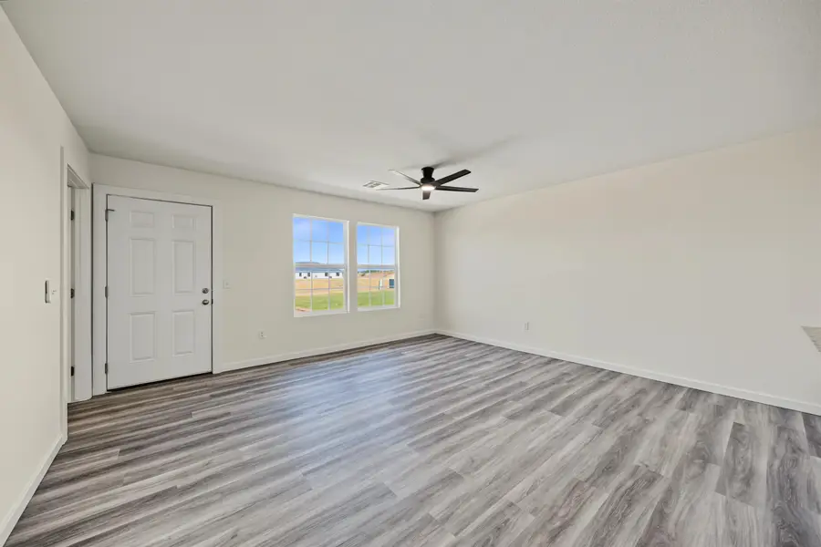 1213 Fountain Dr, Salina, KS 67401 - #3