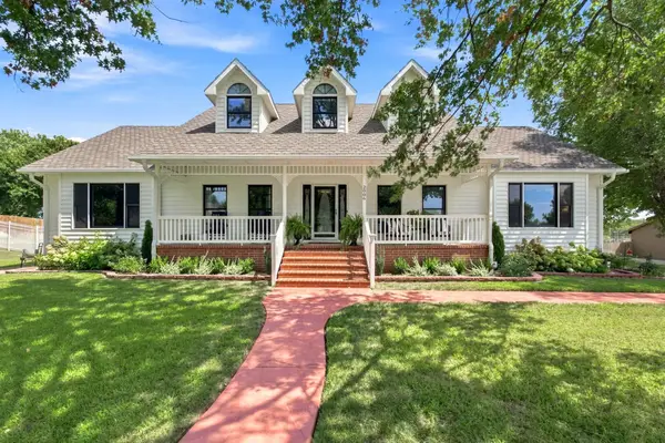 2006 Carter Ave, Augusta, KS 67010
