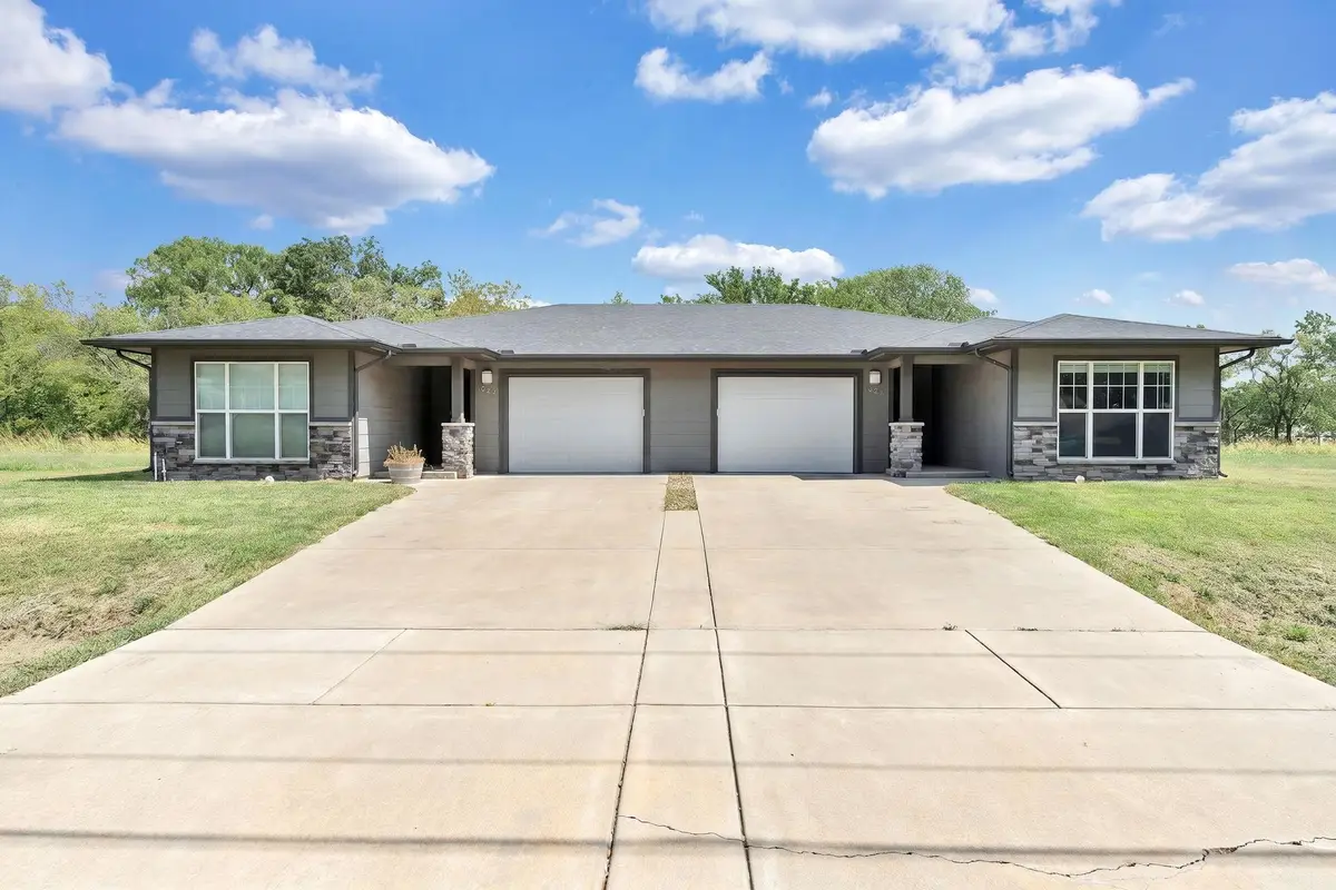1027-1029 N H St, Wellington, KS 67152 - #1