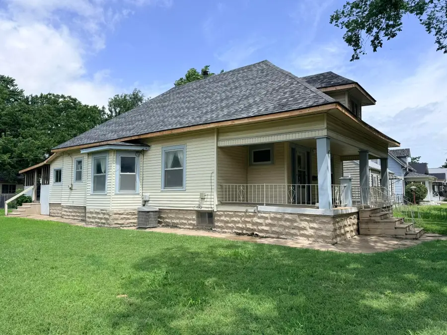 1755 S Wichita St, Wichita, KS 67213 - #2