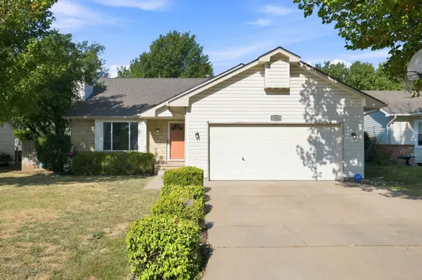 1241 S Fox Run, Wichita, KS 67207