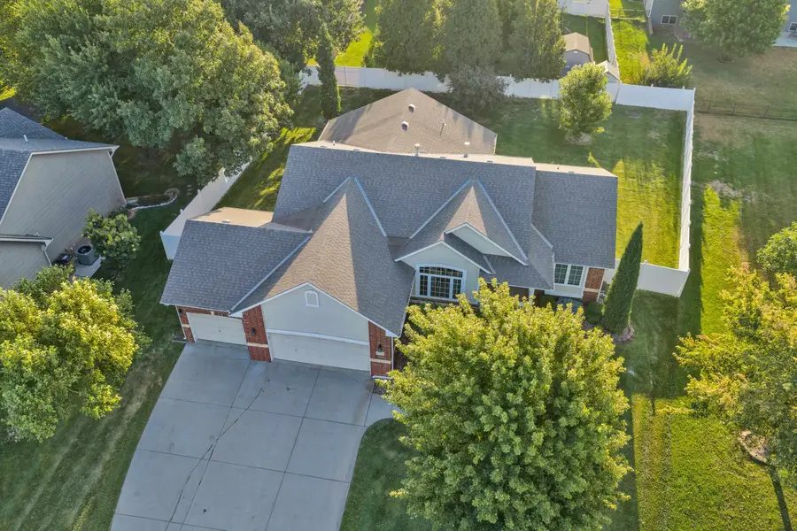 615 Autumn Glen Ct, Newton, KS 67114 - #3
