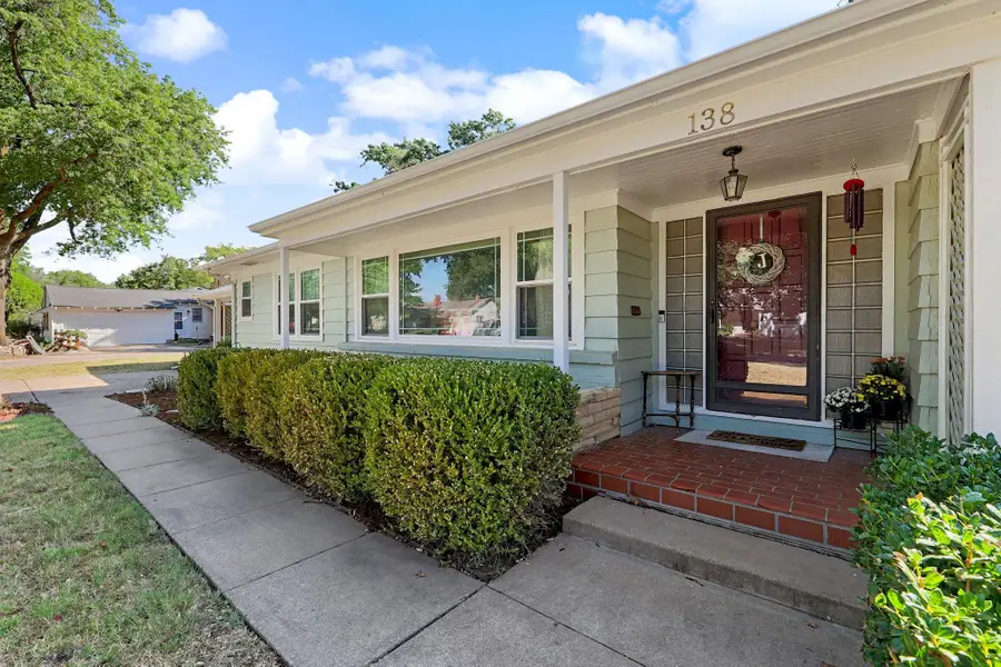 138 S Parkwood Ln, Wichita, KS 67218-1613 - #2