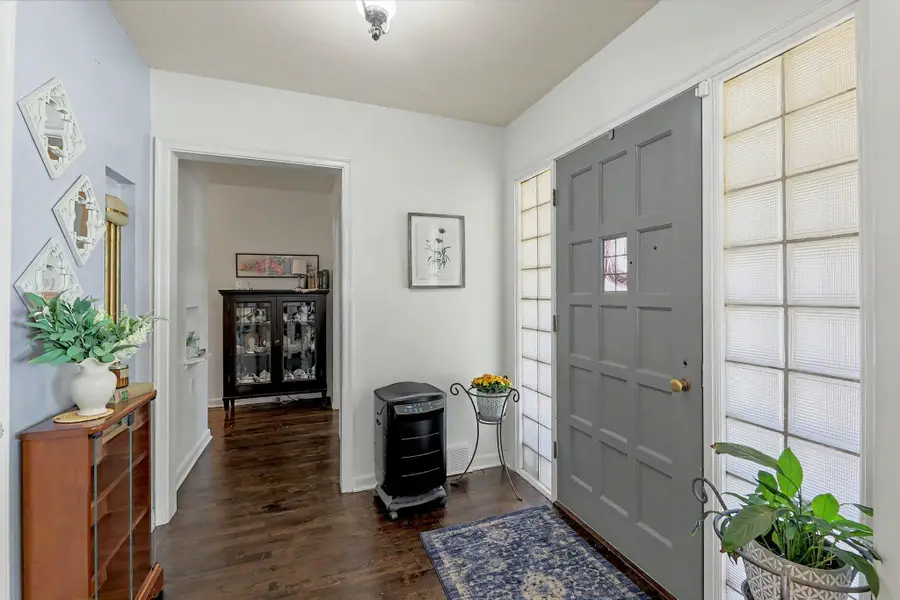 138 S Parkwood Ln, Wichita, KS 67218-1613 - #3