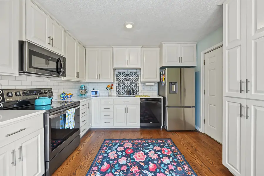 124 S Oakdale Ave A2, Salina, KS 67401 - #2