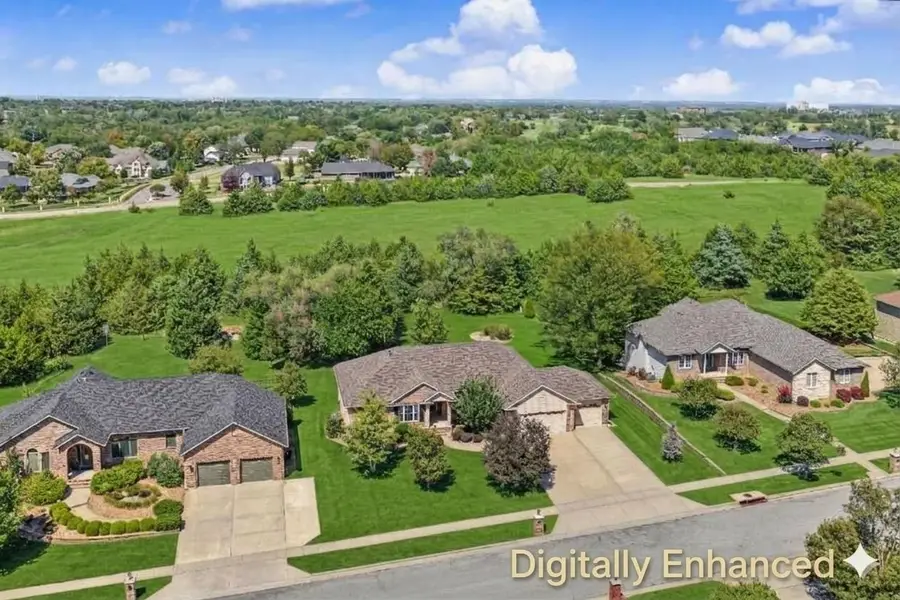 2213 Pinecrest Cir., Salina, KS 67401 - #2