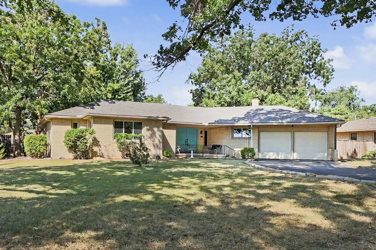 423 S Brookside, Wichita, KS 67218 - #1