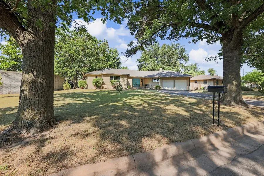 423 S Brookside, Wichita, KS 67218 - #2