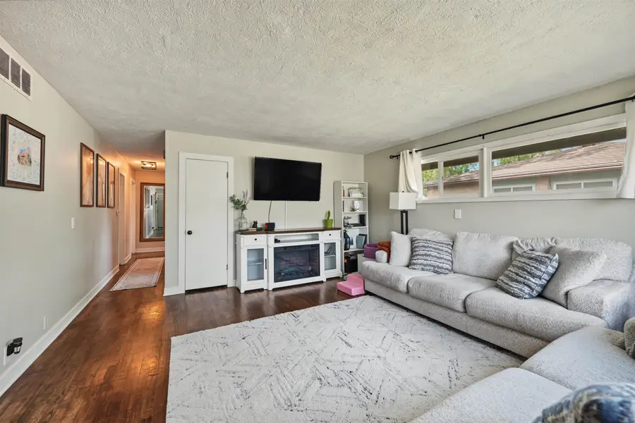712 Ralph, Salina, KS 67401 - #3