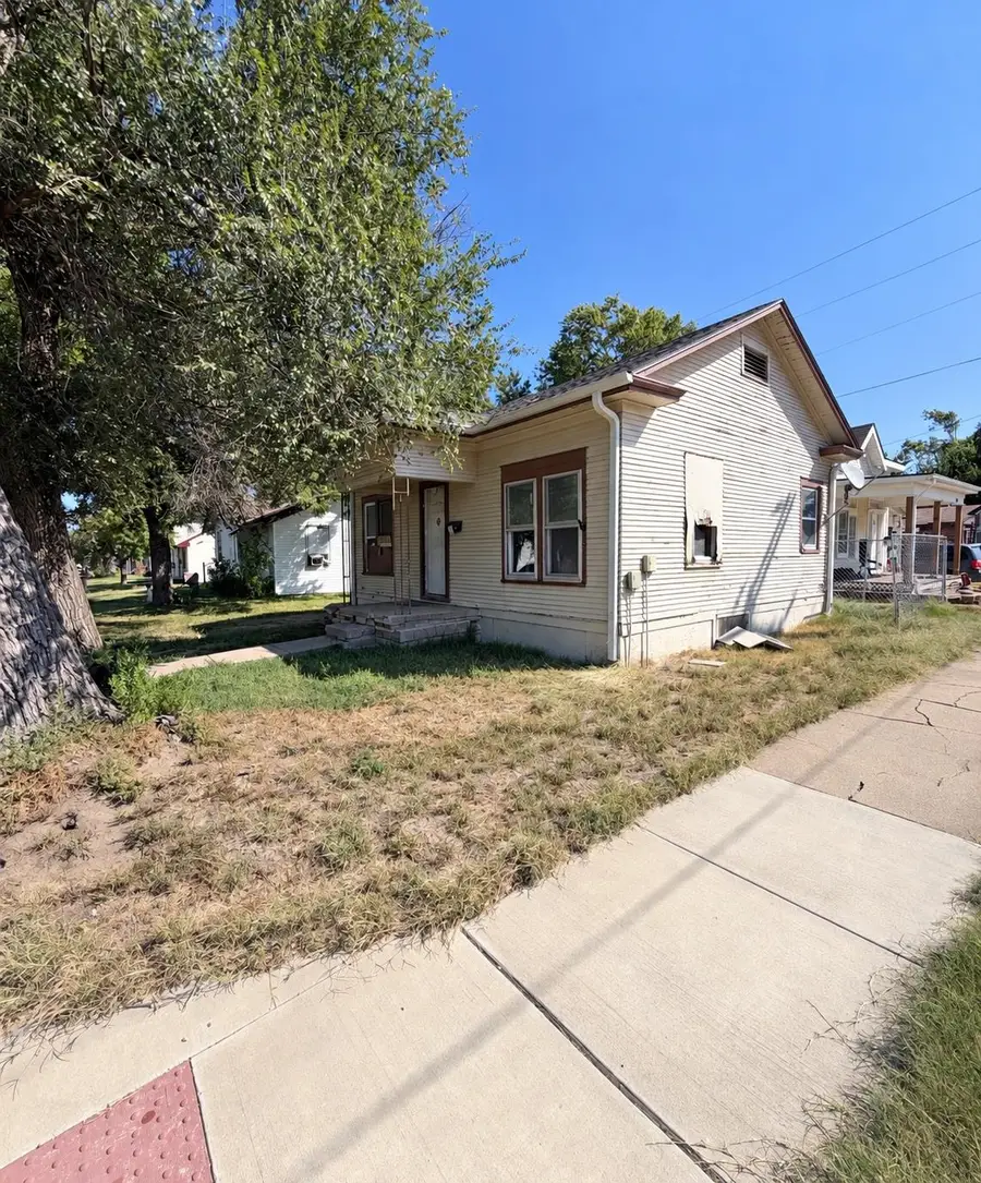 449 Baker St, Salina, KS 67401 - #2