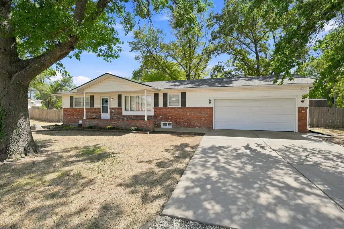 420 Westfield St, Wichita, KS 67209 - #1