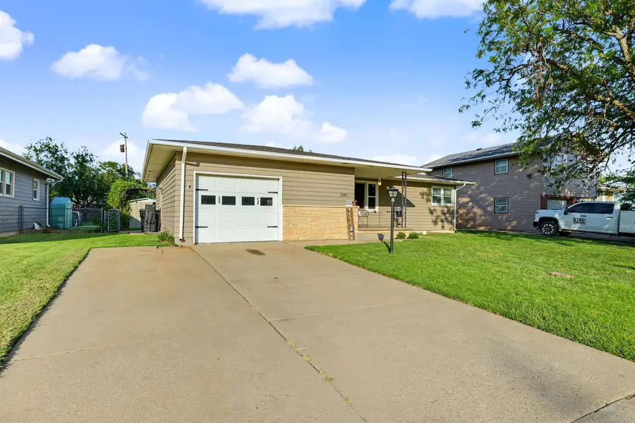 2181 Kensington Rd, Salina, KS 67401 - #2