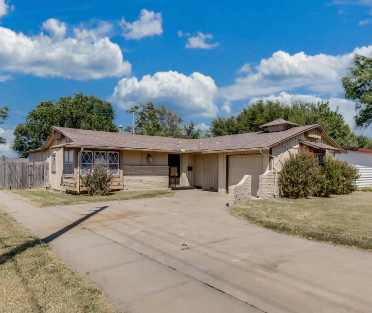 3926 W Westlawn St, Wichita, KS 67203 - #1